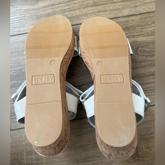 NWOT -‎ DKNY - Combo Sandals - Picture 6 of 6
